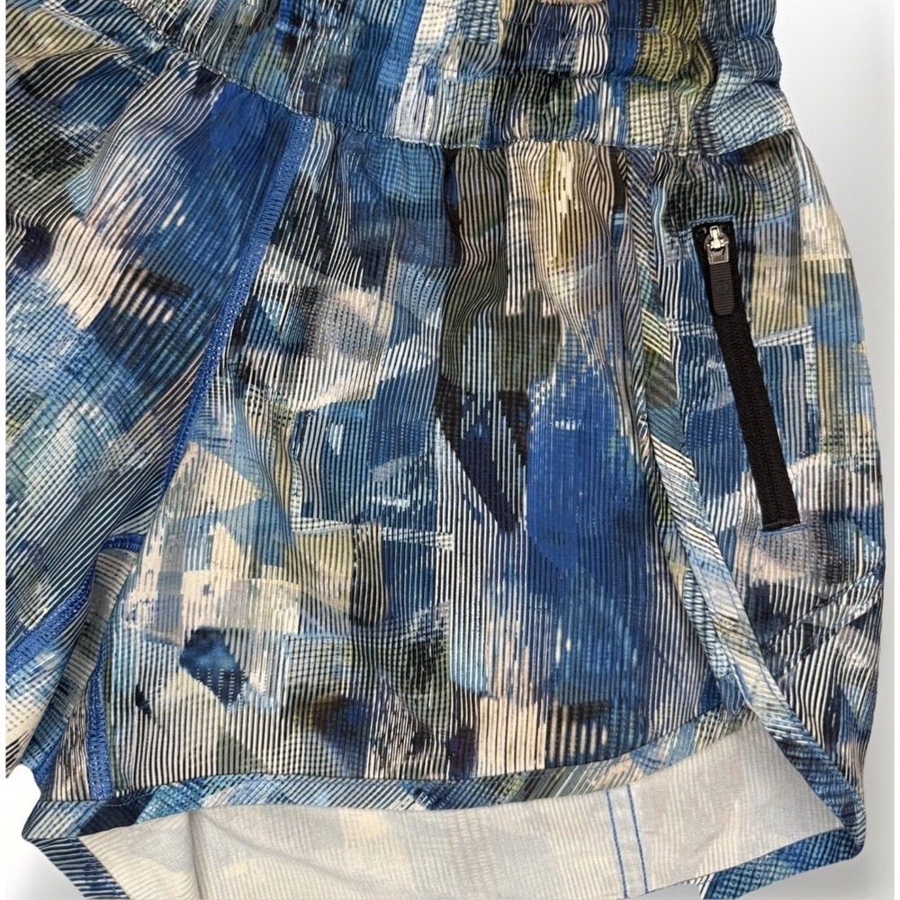 Lululemon Shorts Womens 4 Blue Green Tracker Abstract Running Athletic Yoga - Picture 2 of 13